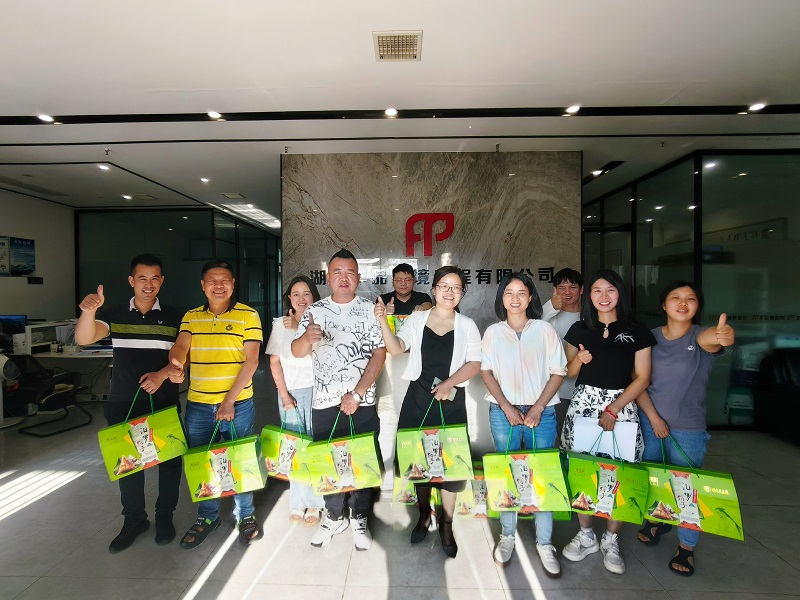 豐品快訊丨粽香暖一線，豐品送關(guān)懷